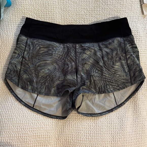 lululemon athletica Women's Speed Up Mid-Rise Shorts - Icing Blue Multi/Black - Picture 4 of 8